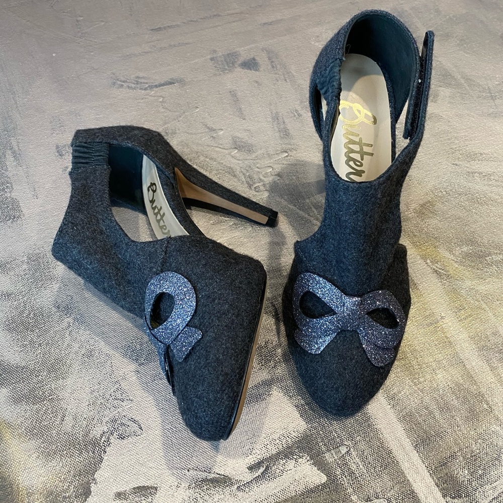 Butter Gray Flannel Felted Heel glitter bow 6